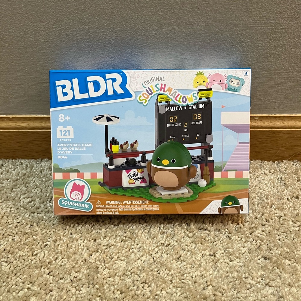 Original Squishmallows squishbrick Avery’s Ball Game Building Set